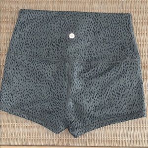 Lululemon Shorts Size 6